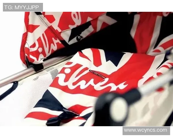 切尔西足球长裤的时尚与舒适兼备，助你在球场上尽显风采