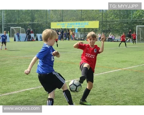 多纳足球：探索足球的魅力与激情，感受团队合作的力量与乐趣