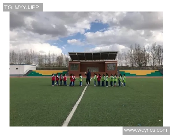 何安宁足球：从青涩少年到职业赛场的奋斗与梦想之路